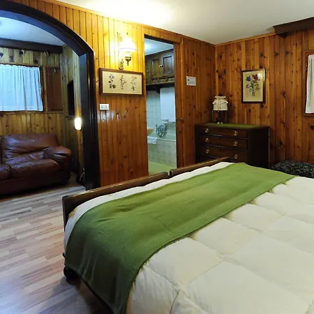 Des Guides Hotel 3*