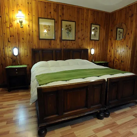 Des Guides Hotel
